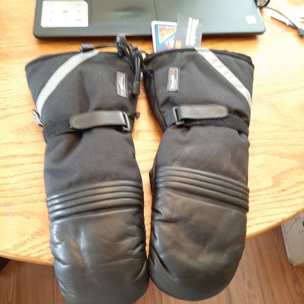 Man' winter mittens